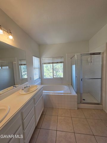 3321 Sungate Drive, Palmdale, CA 93551