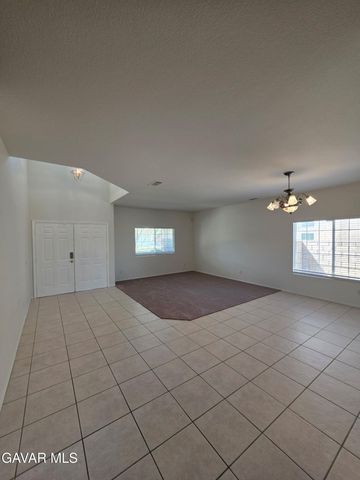 3321 Sungate Drive, Palmdale, CA 93551