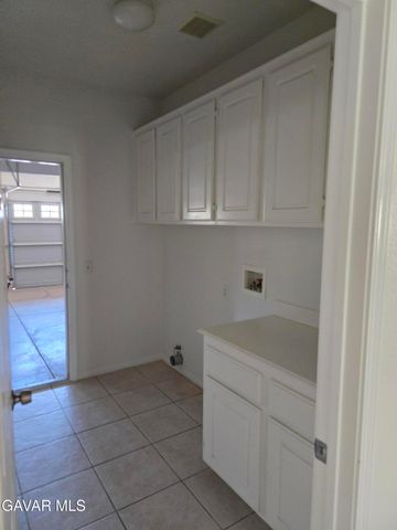 3321 Sungate Drive, Palmdale, CA 93551