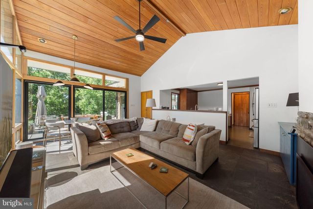118 S SCHUYLKILL AVE, Eagleville, PA 19403