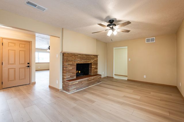 672 Coronado Road, Corrales, NM 87048