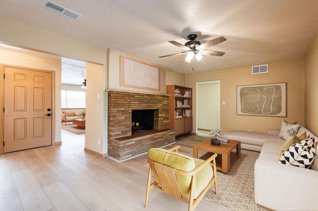 672 Coronado Road, Corrales, NM 87048