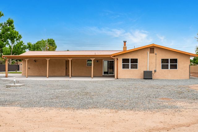 672 Coronado Road, Corrales, NM 87048