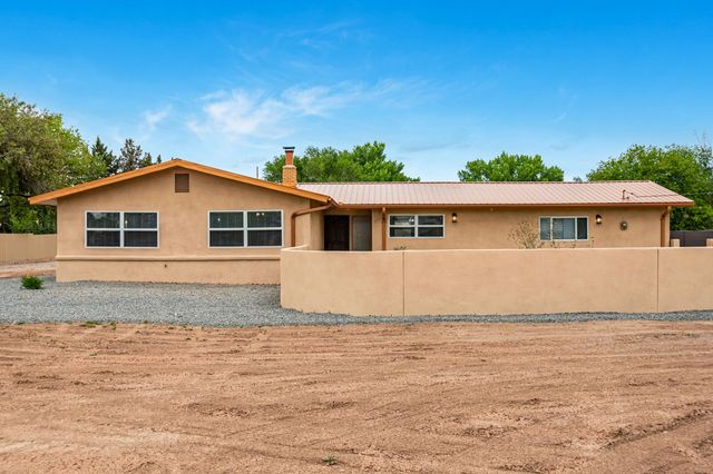 672 Coronado Road, Corrales, NM 87048