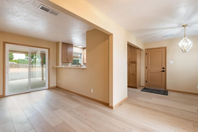 672 Coronado Road, Corrales, NM 87048