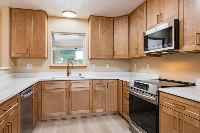 672 Coronado Road, Corrales, NM 87048