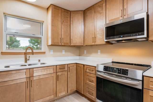 672 Coronado Road, Corrales, NM 87048