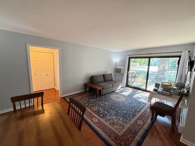 240 N Carter Street 102, Palatine, IL 60067