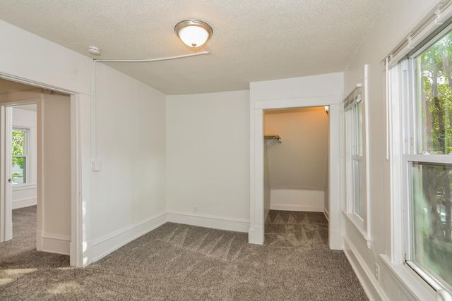 250 Irving Avenue N, Minneapolis, MN 55405