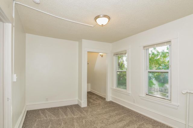 250 Irving Avenue N, Minneapolis, MN 55405