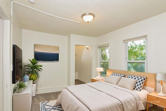 250 Irving Avenue N, Minneapolis, MN 55405