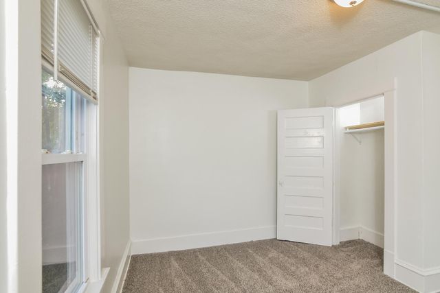 250 Irving Avenue N, Minneapolis, MN 55405