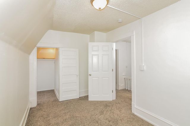 250 Irving Avenue N, Minneapolis, MN 55405