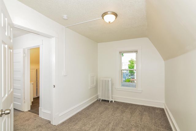 250 Irving Avenue N, Minneapolis, MN 55405