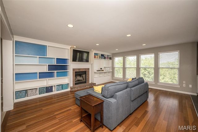 1566 Buckhurst Court, Ballwin, MO 63021