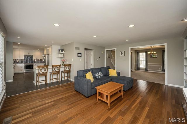 1566 Buckhurst Court, Ballwin, MO 63021