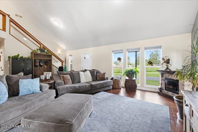 3061 E Lancaster RD, Hayden, ID 83835