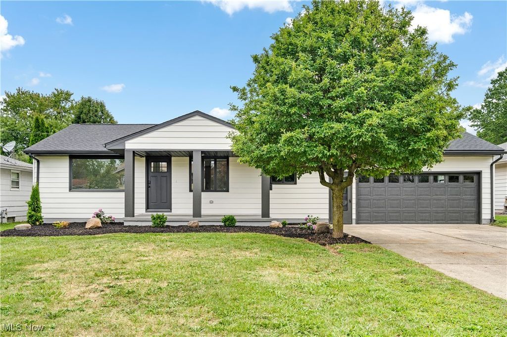 338 Blossom Avenue, Campbell, OH 44405