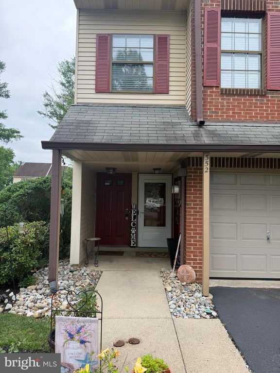 352-B WILLOW TURN, Mount Laurel, NJ 08054