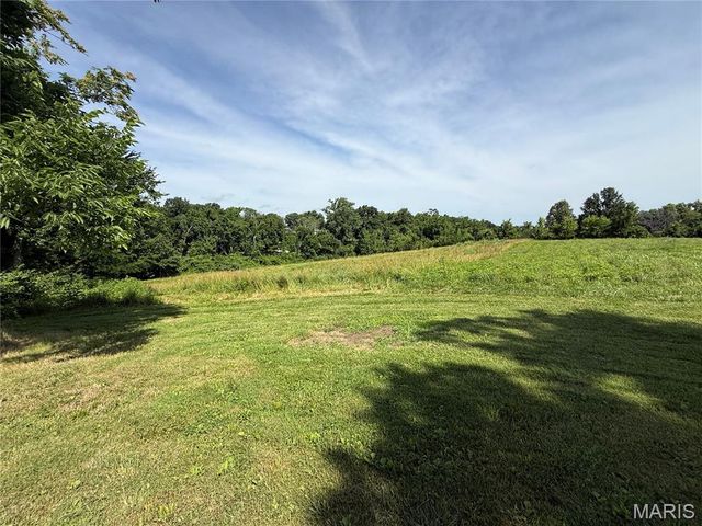 2807 Otten Road, Millstadt, IL 62260