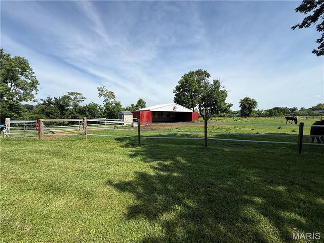 2807 Otten Road, Millstadt, IL 62260
