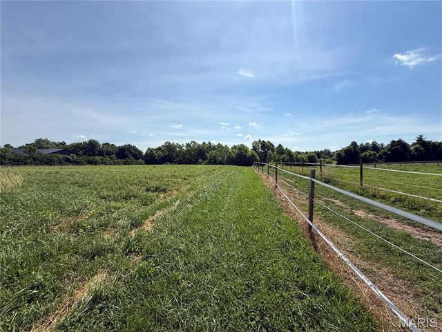 2807 Otten Road, Millstadt, IL 62260
