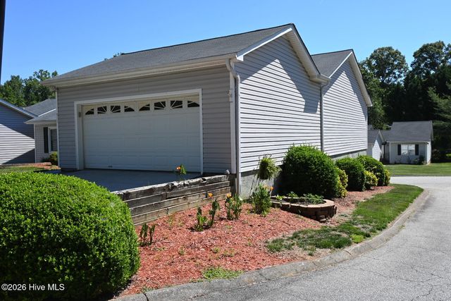 511 Westpark Circle, Winston Salem, NC 27103