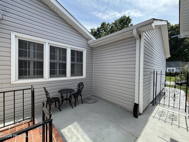 511 Westpark Circle, Winston Salem, NC 27103