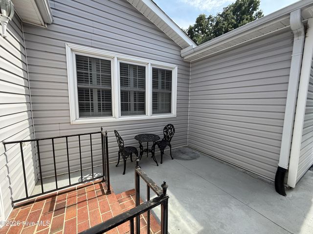 511 Westpark Circle, Winston Salem, NC 27103