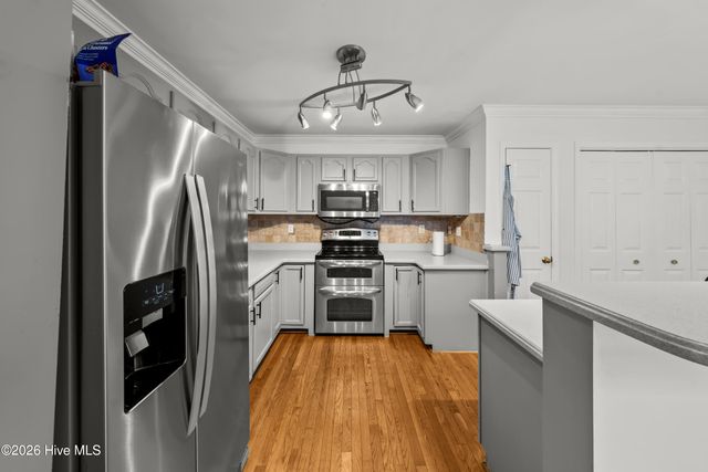 511 Westpark Circle, Winston Salem, NC 27103