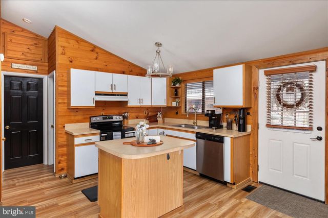 111 BOB WHITE LN, Hedgesville, WV 25427