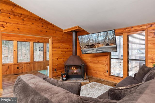 111 BOB WHITE LN, Hedgesville, WV 25427