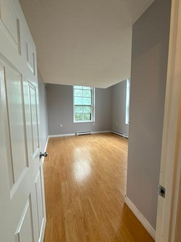 100 Captains Row 203, Chelsea, MA 02150