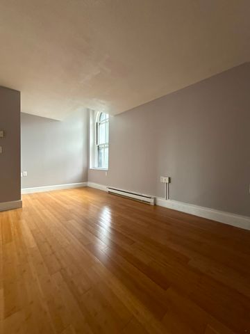 100 Captains Row 203, Chelsea, MA 02150