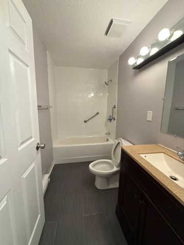 100 Captains Row 203, Chelsea, MA 02150