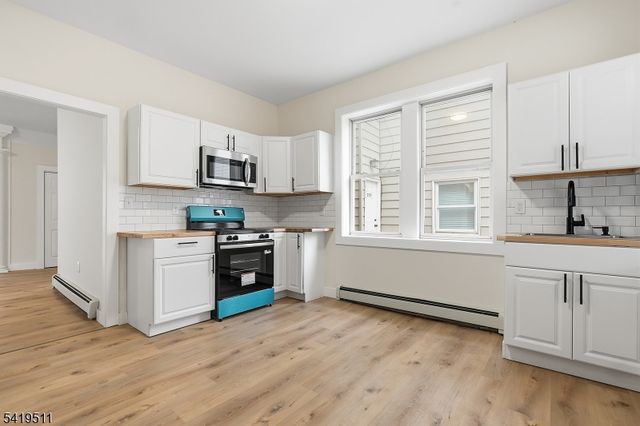 379 S Main St, Phillipsburg Town, NJ 08865