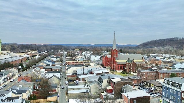 379 S Main St, Phillipsburg Town, NJ 08865