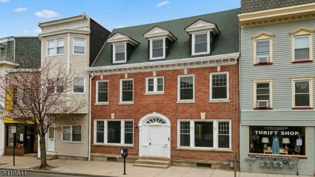 379 S Main St, Phillipsburg Town, NJ 08865