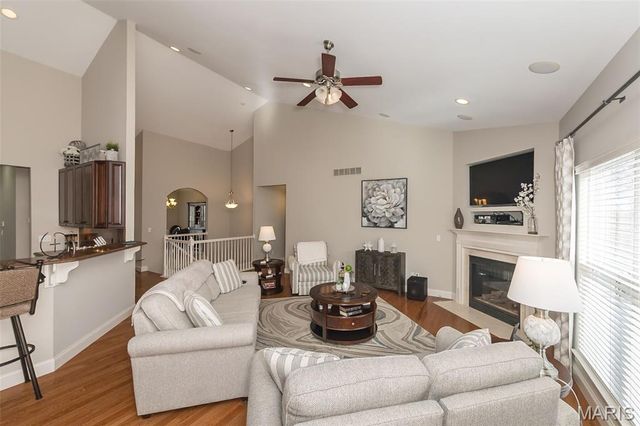 1586 Heritage Valley Drive, High Ridge, MO 63049