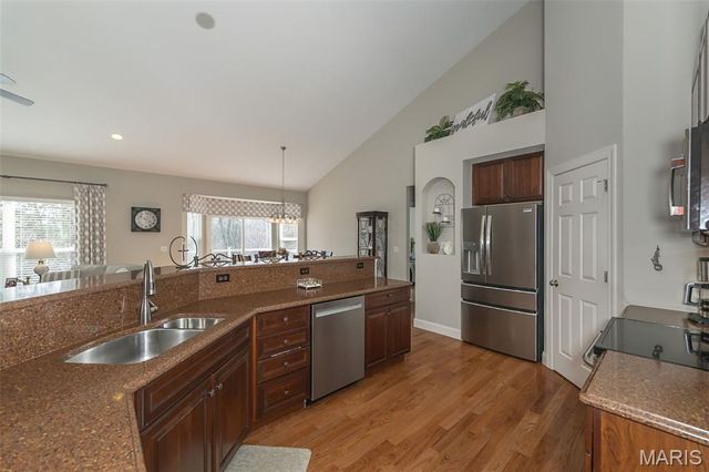 1586 Heritage Valley Drive, High Ridge, MO 63049
