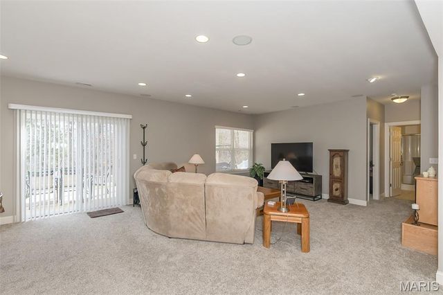1586 Heritage Valley Drive, High Ridge, MO 63049