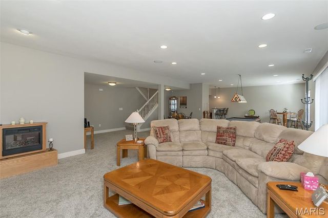 1586 Heritage Valley Drive, High Ridge, MO 63049