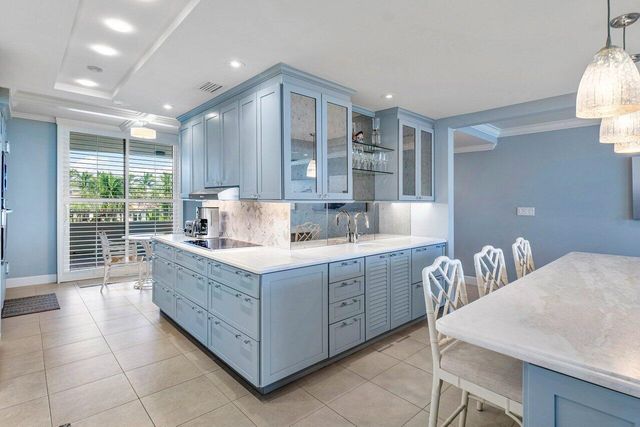 2001 SE Sailfish Point Boulevard 212, Stuart, FL 34996