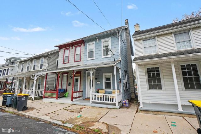 315 W HIGH ST, Womelsdorf, PA 19567