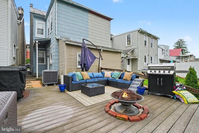 315 W HIGH ST, Womelsdorf, PA 19567