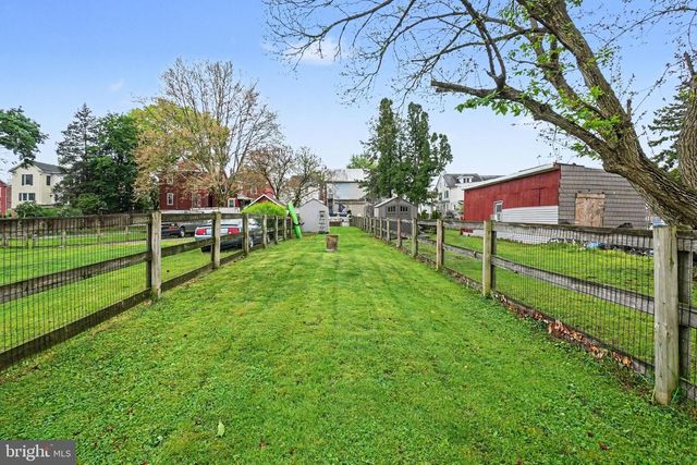 315 W HIGH ST, Womelsdorf, PA 19567