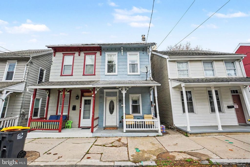 315 W HIGH ST, Womelsdorf, PA 19567