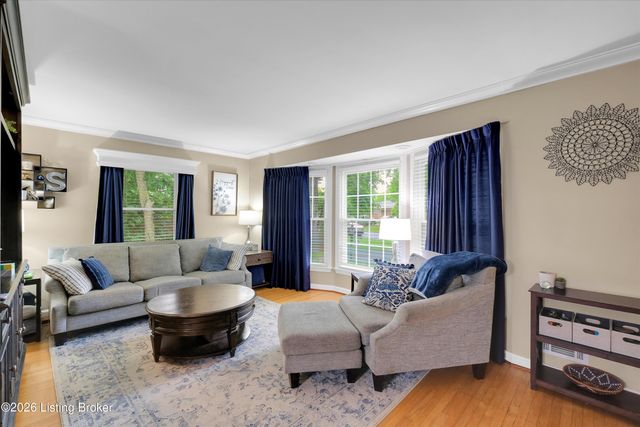 3745 Glenmeade Rd, Louisville, KY 40218