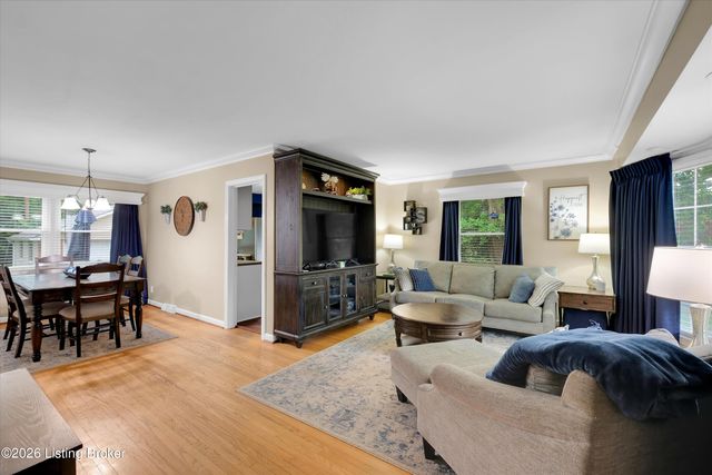 3745 Glenmeade Rd, Louisville, KY 40218