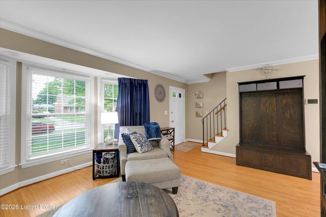 3745 Glenmeade Rd, Louisville, KY 40218